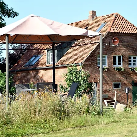 Grosse Schwalbe 아파트 *